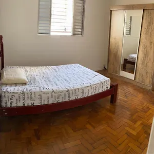  Quarto em Acomodações Particulares Republica Da Luh Brasil